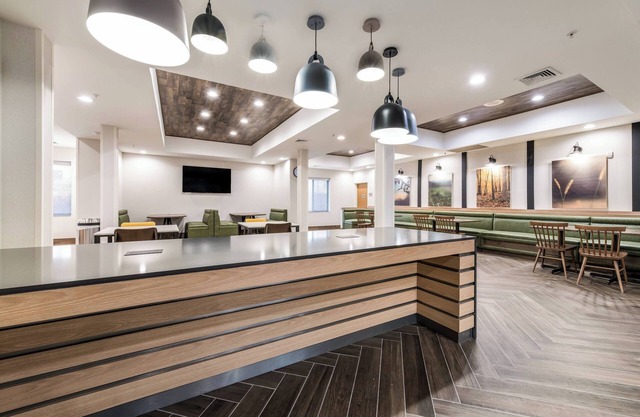 Fairfield Inn & Suites by Marriott Greensboro Coliseum Area