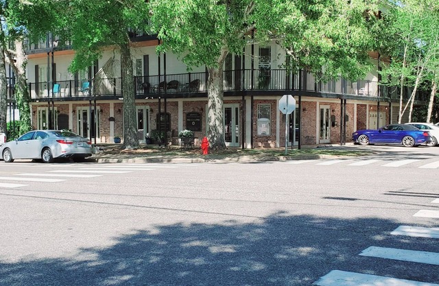 Fairhope Dreams, Downtown Fairhope, AL- Condo, New Orleans Style Balcony WIFI