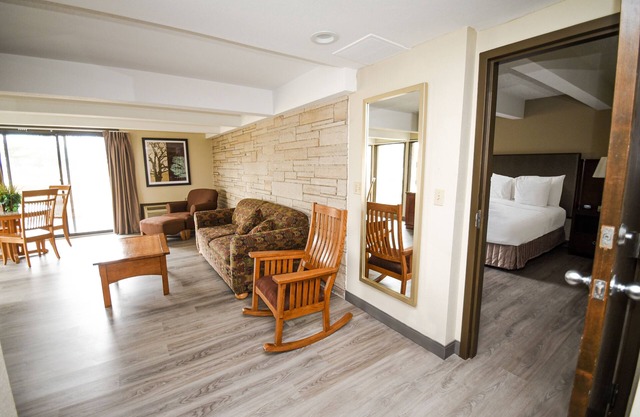 Fairway Inn & Suites