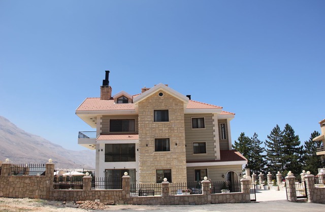 Falcon Peak - Two Bedroom Apartment 1st Floor
