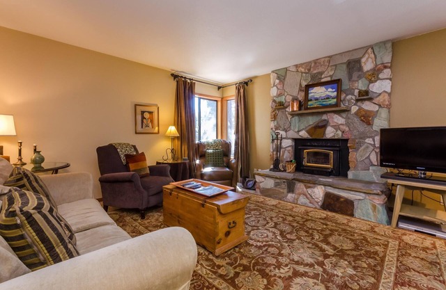 Fall colors starting - 1 bedroom at the village