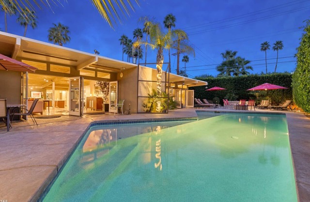 Fall Getaways Available! Donald Wexler-Designed Home with Pool in Historic Mesa Neighborhood