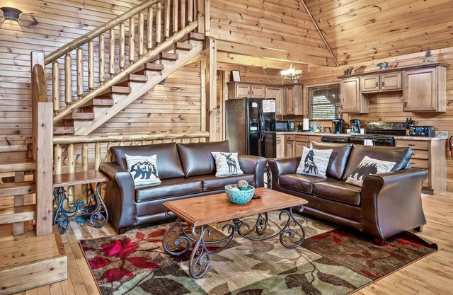 FALL Sale! Close to Downtown Gatlinburg+Arcade/Mini Theatre+Hot Tub