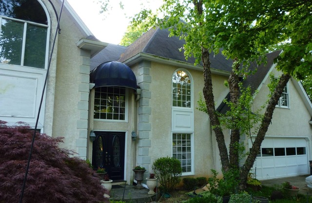 Fall Special! Luxury Executive Home for Rent