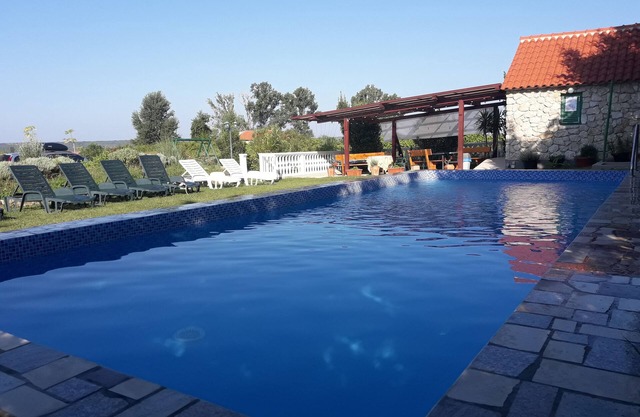 FAMILIES, GROUPS, SANDY BEACH, DISCOUNT, AIR CONDITIONING INCL.