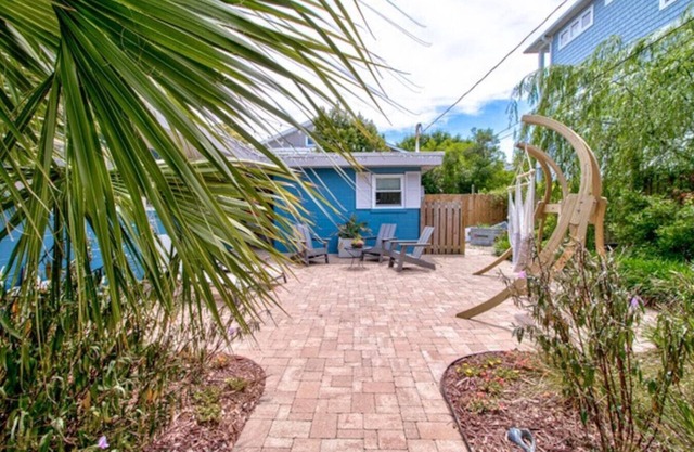 Family and Dog Friendly Oasis One Block from Beach