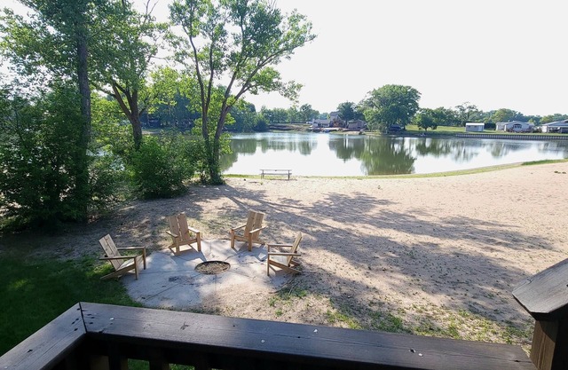 Family Cabin on the Lake - 30 Minutes from Omaha, Nebraska