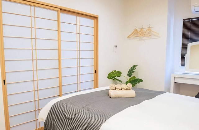 Family - friendly 4 - guest apt in Nishinari - ku. 2 - stops to Namba.