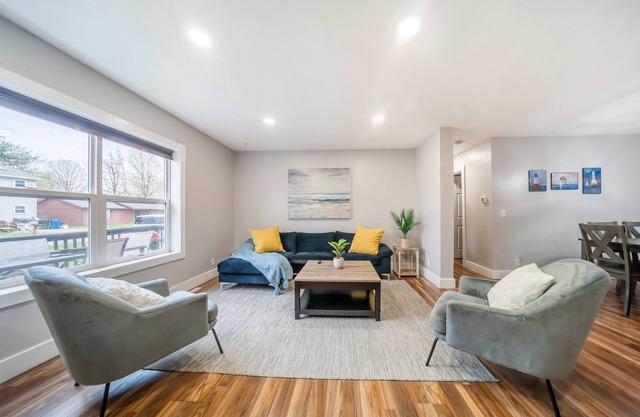 Family-Friendly Beach Getaway by Lake Erie, Beaches with King Bed