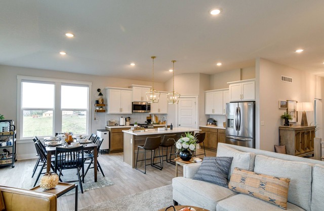 Family-Friendly Home: 17 Mi to Des Moines!