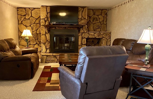Family friendly house minutes from Rathbun Lake