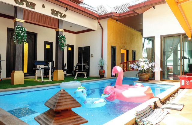 Family friendly Private villa with Private Pool near Jomtien Beach, Pattaya.