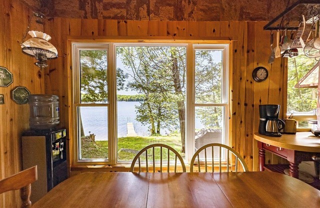 Family friendly retro cottage with huge waterfront