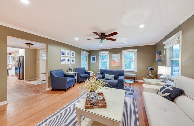 Family-Friendly Twin Lakes Home Near Lake Mary!