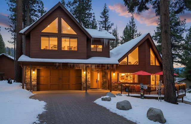 Family Friendly-Great Location-Prestigious Neighborhood-AC-10 min to Skiing