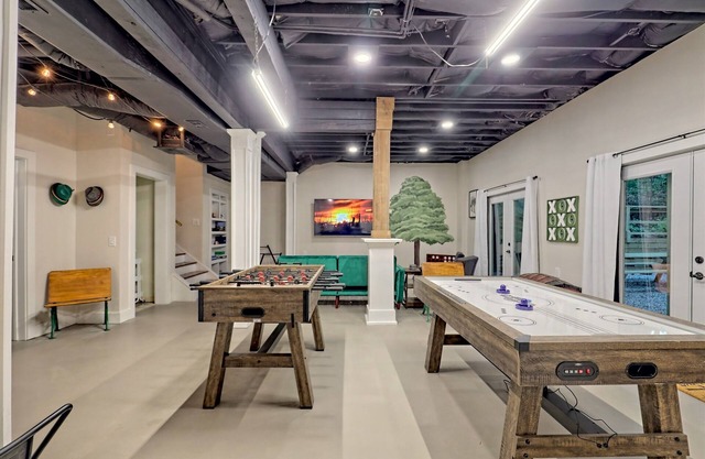 Family Fun HQ | Game Room | Chef's Kitchen