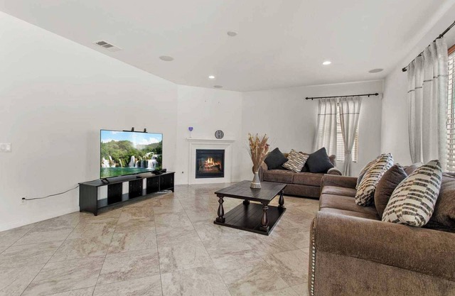 Family Fun on Leighton #40938