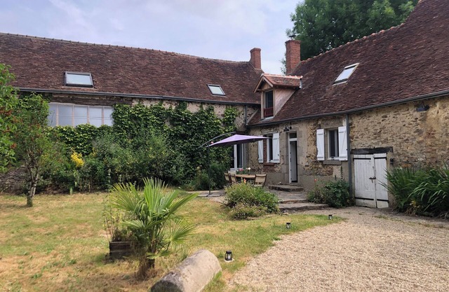 Family home for a country escape: calm, nature and comfort.