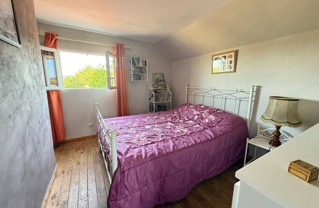 Family home in Fresselines, garden, river