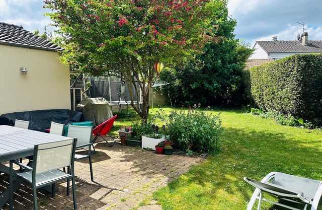 Family house 15 mins from the Palace of Versailles