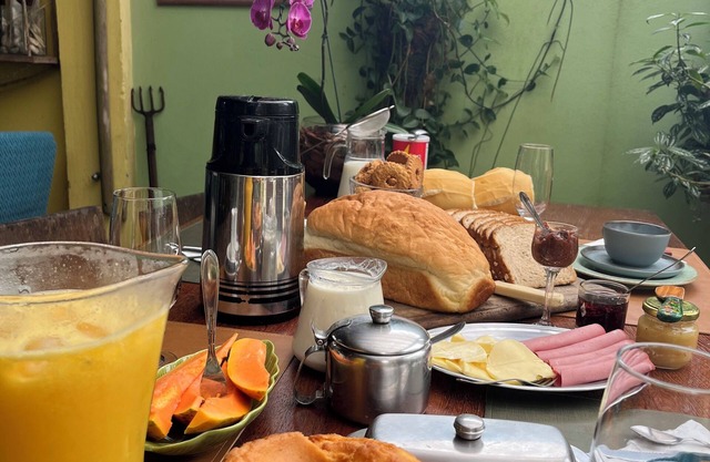 Family house 40m from Babitonga Bay - Kitchen open to the forest!