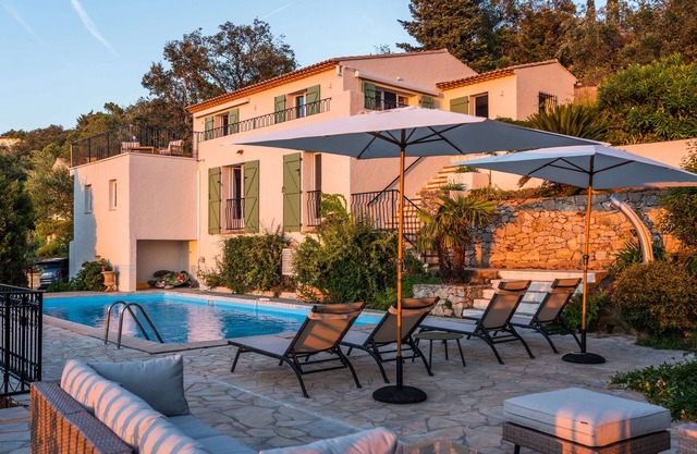 Family house in the Côte d'Azur - Sea view & large swimmingpool