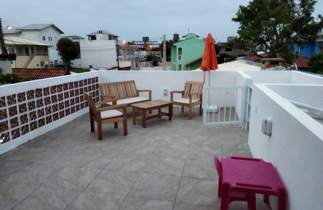 Family house on santinho beach