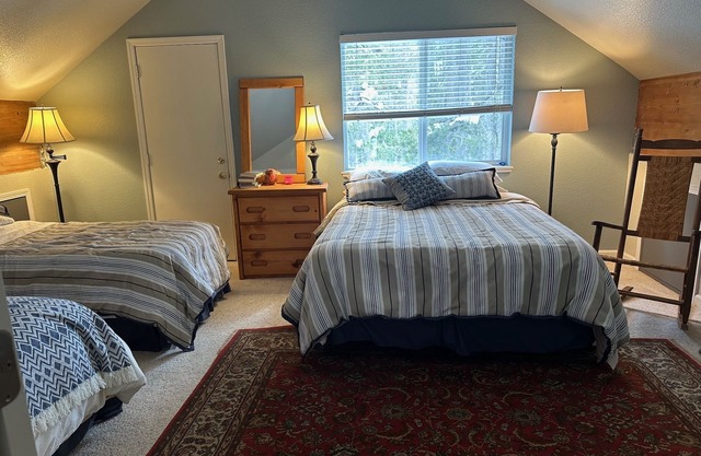 Family/Pet-Friendly Home in Soda Springs near Sugar Bowl, Truckee
