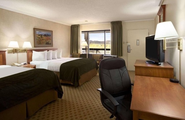 Family Retreat Close to Lake State Park | Complimentary Breakfast