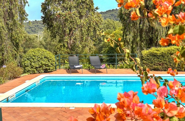 Family Villa with pool, mountain views and nature in Arrábida Natural Park