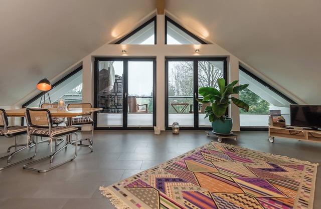 Fantastic bright lake view apartment in Holzhausen am Ammersee