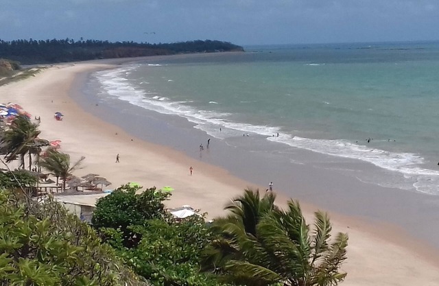 Fantastic house with beach and a lagoon with WiFi Smart TV & large swimming pool