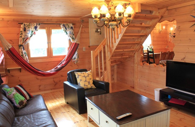 Farm Log Cottage Blueberry Annabelle This is a handmade cottage with a hot spring and a farm. You can also enjoy BBQ.