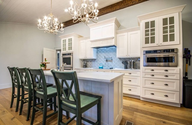 Farm View/Pool/FirePit/PS4/85"TV