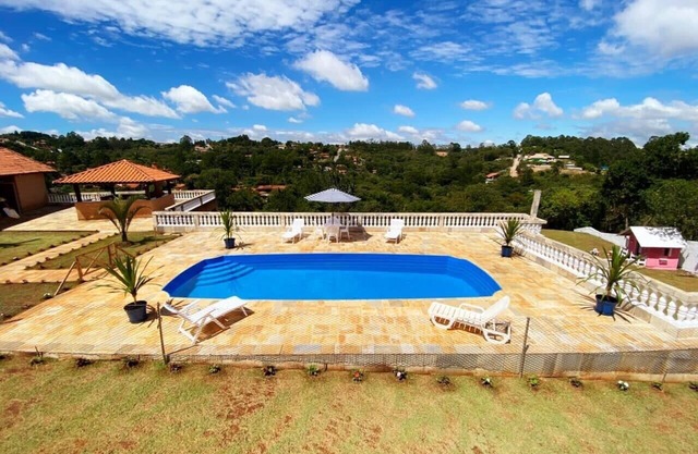 Farmhouse in condominium with ample space, barbecue and pizza oven.