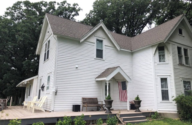 Farmhouse just beyond Hope, MN