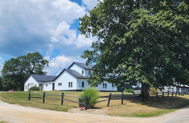 "Farmhouse on the Edge" a spacious farmhouse centrally located near AdamsvilleOH