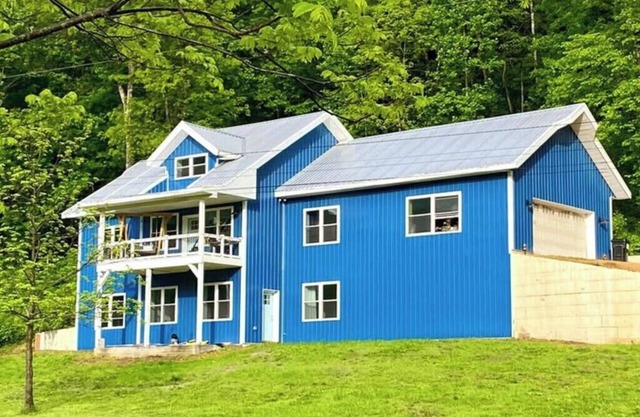 Farmhouse, Pickleball Court, Bamboo Maze, and Creek Stomping on 27 Acres