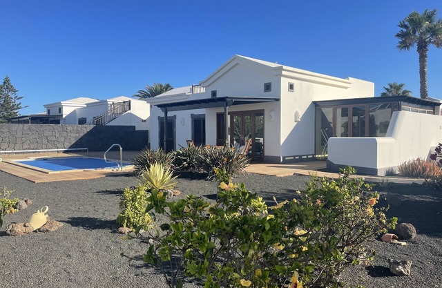 Faro Park Villa with heated pool