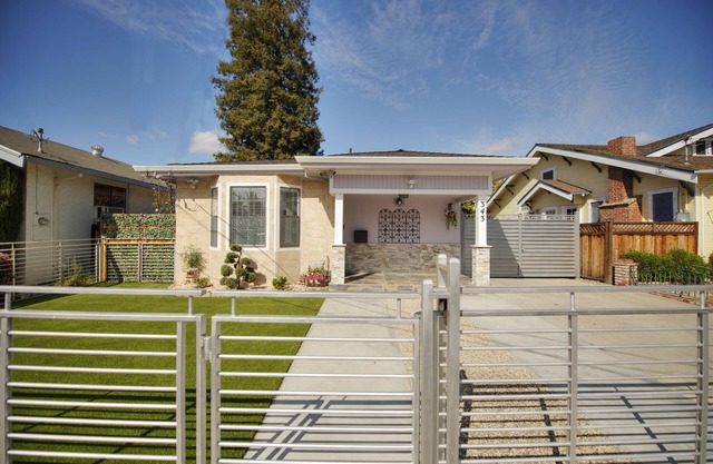 Fascinating single house in heart of Silicon Valley! Business & Family friendly!