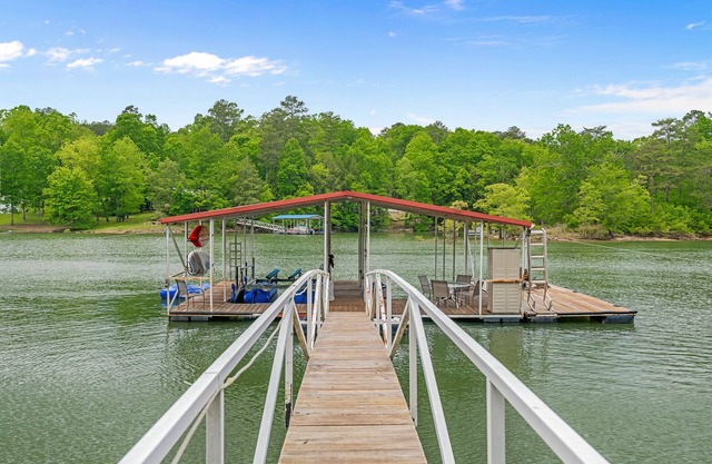 Fawn Hideaway: 3 BR, 2 BA House in Double Springs, Sleeps 9