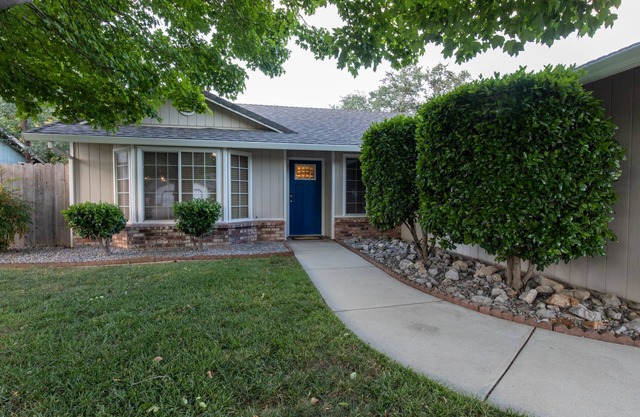 Fayette House near Lema Ranch, just minutes from shopping and Bethel church