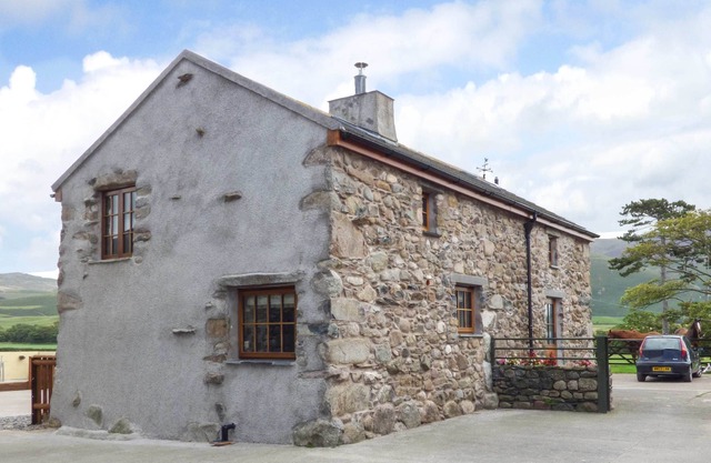 FELL VIEW COTTAGE, family friendly in Bootle Near Millom