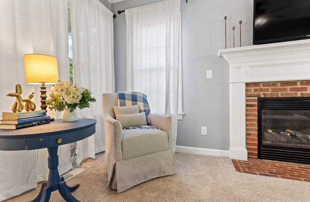 Fenced In|Pets OK|By DT Apex|King Bed|EV Charger