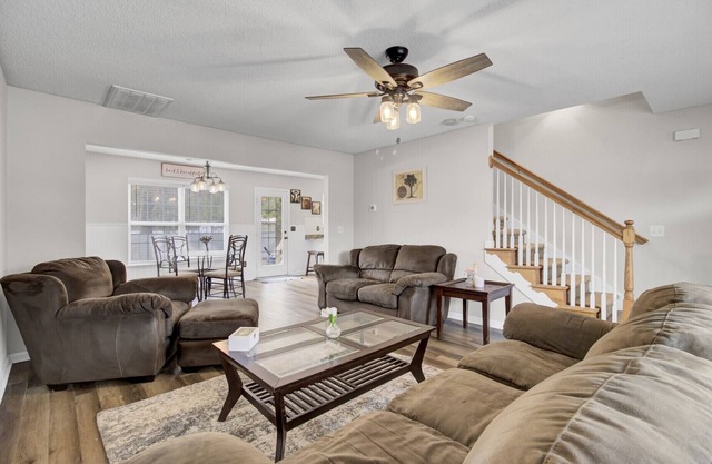 Fenced Yard & Pet Friendly: Navy Base + Charleston