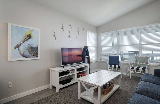 Fenimore Mill 2F - Gulf Front, Pool, Pet Friendly!