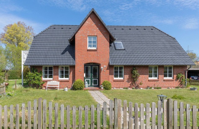 Ferienhaus Kapitänshaus in Tating für bis zu 6 Personen