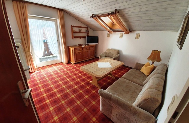 Ferienwohnung Rauschberg Balk., Küche, 1 Schlaf- u. 1 Wohn-/schlafz., max 4 P