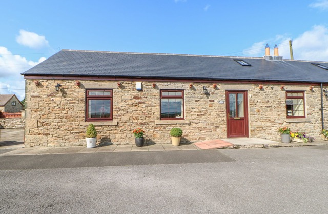 FERN COTTAGE, family friendly, with open fire in Butterknowle