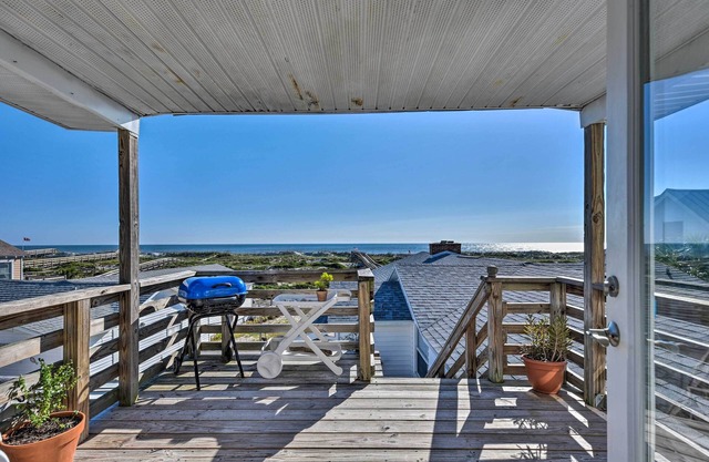 Fernandina Cottage w/Deck + Direct Beach Access!